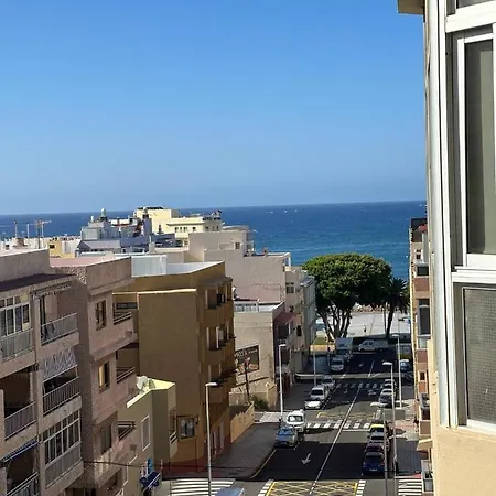 Amplio Apartamento Con Garaje,avenida Principes De Espana 15 厄尔梅达诺